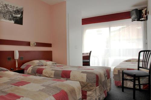 Hotel Lys De Marie Лурд Экстерьер фото